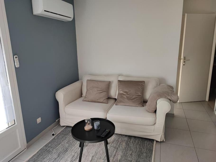 Charmant 2 Pieces A Aubenas 2Etoiles Apartment Екстериор снимка